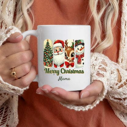 Personalisierte Weihnachtstasse aus Keramik mit klassischem Weihnachtsmotiv – bestehend aus Weihnachtsbaum, Weihnachtsmann, Rentier und Schneemann im charmanten Vintage-Stil. Mit individuellem Wunschnamen (z. B. Sarah) personalisierbar. Perfekt als Weihnachtsgeschenk für Kinder, Partner, Freundinnen oder Familie. Die festliche Illustration macht die Tasse zum Highlight auf dem Frühstückstisch, ideal als Wichtelgeschenk oder liebevolles Präsent für Katzenfreunde, Kollegen oder den Adventskalender