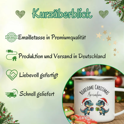 Personalisierte Emaille Weihnachtstasse für Kinder mit Namen und Dinosaurier. Zwei Dinos mit Weihnachtsmützen und Geschenken sorgen für festliche Stimmung. Diese bruchsichere Kindertasse aus Emaille ist leicht, robust und ideal für kleine Hände. Perfekt als Kakao-Tasse im Advent, Weihnachtsgeschenk für Kinder, Nikolaus-Mitbringsel oder festliches Accessoire. Ideal für kleine Dino-Fans, Kindergartenkinder oder den Adventskalender. Emailletasse mit Weihnachtsmotiv, personalisierbar mit Wunschnamen