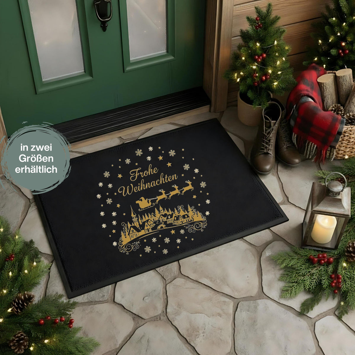 Dekorative Weihnachtsfußmatte mit Schriftzug „Frohe Weihnachten“ und klassischem Winterdorf-Motiv in Goldoptik – festliche Fußmatte Weihnachten für den Eingangsbereich. Die elegante Türmatte zeigt den Weihnachtsmann im Rentierschlitten über einem verschneiten Dorf, eingerahmt von Schneeflocken und Sternen. Ideal als Weihnachtsmatte, Fußmatte für Winterzeit, Geschenkidee für Nachbarn, Flur-Deko oder winterliches Willkommen an der Haustür – rutschfest, pflegeleicht und langlebig.