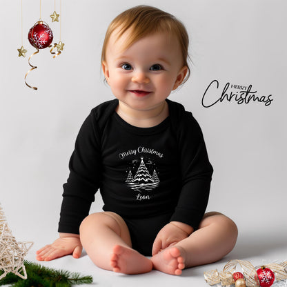 Personalisierter Weihnachtspullover Familie mit Weihnachtsbäumen– festliches Design mit „Merry Christmas“-Schriftzug. Familienoutfit Weihnachten für Eltern, Kinder & Babys im Partnerlook. Ideal als personalisiertes Weihnachtsgeschenk, Geschwister-Outfit, für Heiligabend, Familienfotos oder als Matching Look. Hochwertig bedruckt und mit Namen individualisierbar – für unvergessliche Weihnachtsmomente. Weihnachtspullover Familie Partnerlook Weihnachten Eltern Kind Baby Familienoutfit Geschwister