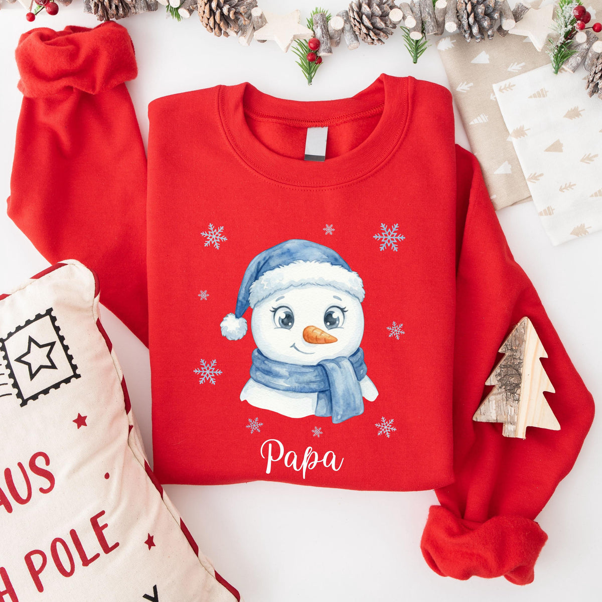 Familien Weihnachtspullover Schneemann | Familienoutfit Weihnachten Matching Family Christmas Sweater | Partnerlook Weihnachten Eltern Kind

Weihnachtspullover Familie Schneemann – Partnerlook Weihnachten für Eltern, Kinder & Babys | personalisiertes Familienoutfit mit Schneemann-Design