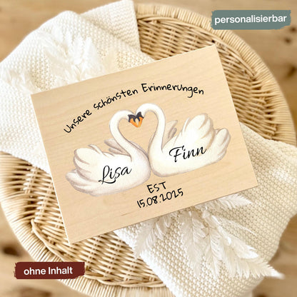 Erinnerungskiste personalisiert für Paare mit Schwänen | Geschenk zum Jahrestag
