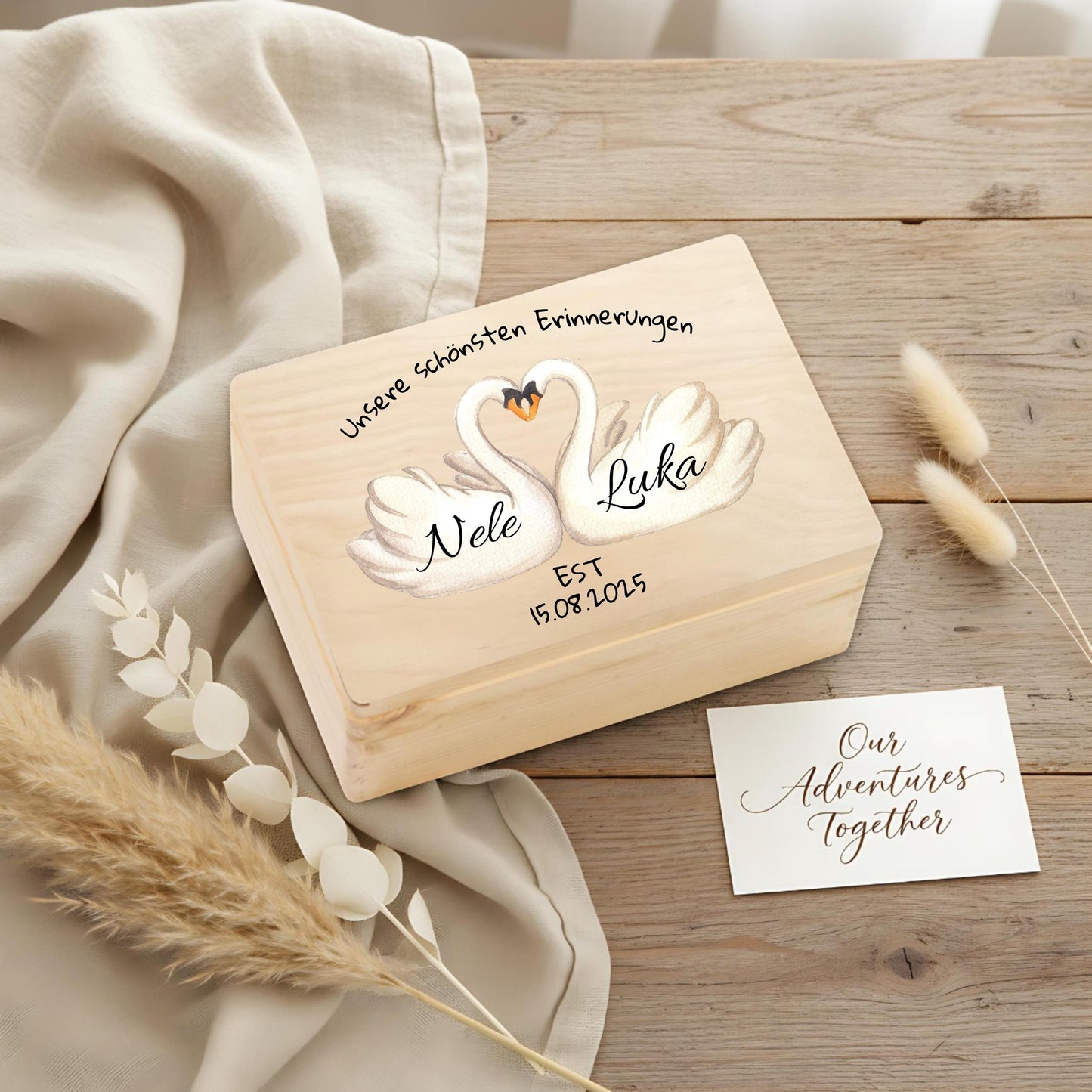 Erinnerungskiste personalisiert für Paare mit Schwänen | Geschenk zum Jahrestag