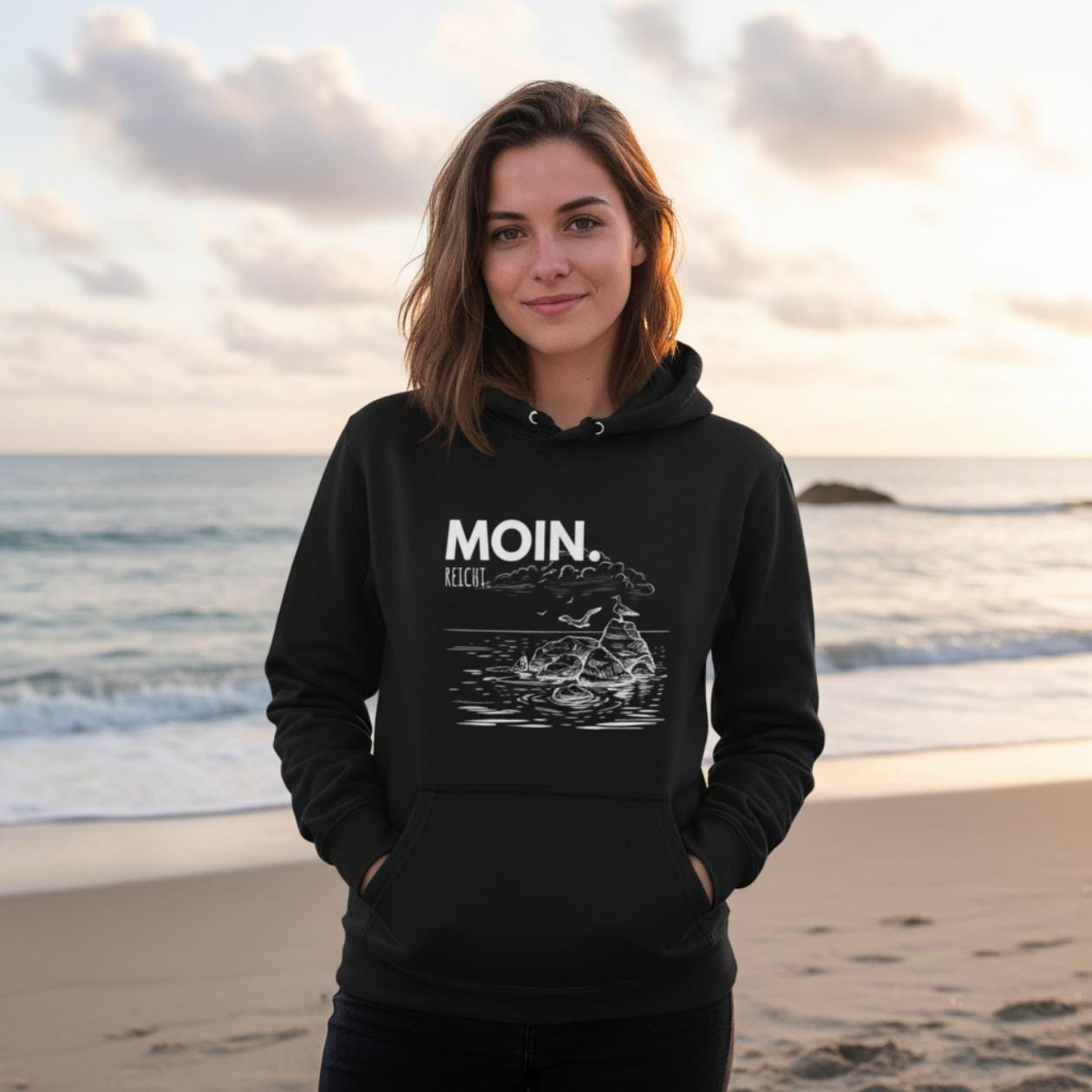 MOIN Hoodie – MOIN. Reicht. | Kapuzenpullover Nordsee Geschenk