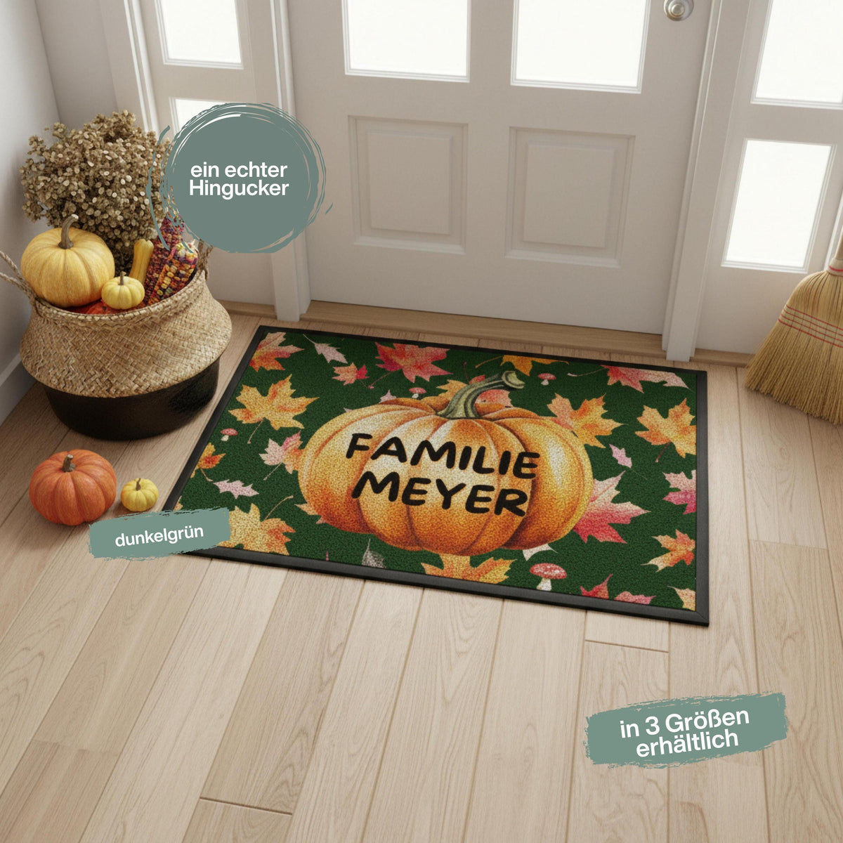 Personalisierte Herbst Fußmatte mit Namen für Haustür und Eingang, Kürbis Fußmatte mit buntem Herbstlaub als individuelle Herbstdeko. Bedruckte Fußmatte personalisiert für Familie und Paare, Geschenk zum Einzug, Geschenk fürs neue Haus und Herbst Geschenk für Kürbisfans. Personalisierte Fußmatte Familie in 3 Größen und 5 Farben mit rutschfestem Gummirand. Herbst Fußmatte, Kürbis Deko und personalisierte Eingangsmatte für die gemütliche Jahreszeit, Produktion und Versand aus Deutschland.