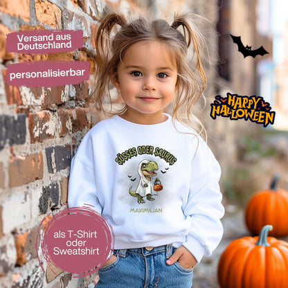 Halloween T-Shirt oder Sweatshirt für Kinder – ideal für „Süßes oder Saures“! Dein Kind ist perfekt gekleidet für Halloween mit diesem bequemen Shirt oder Pullover in Schwarz oder Weiß. Niedliches Design für Jungen & Mädchen, ideal für Halloween Partys, Kindergarten & das erste Halloween. Beliebt als „mein erstes Halloween“ Outfit oder Halloween Kleidung für Kinder. Auch als langarm Shirt für kühlere Tage geeignet. Ein Must-have für kleine Gruselfans! 🎃