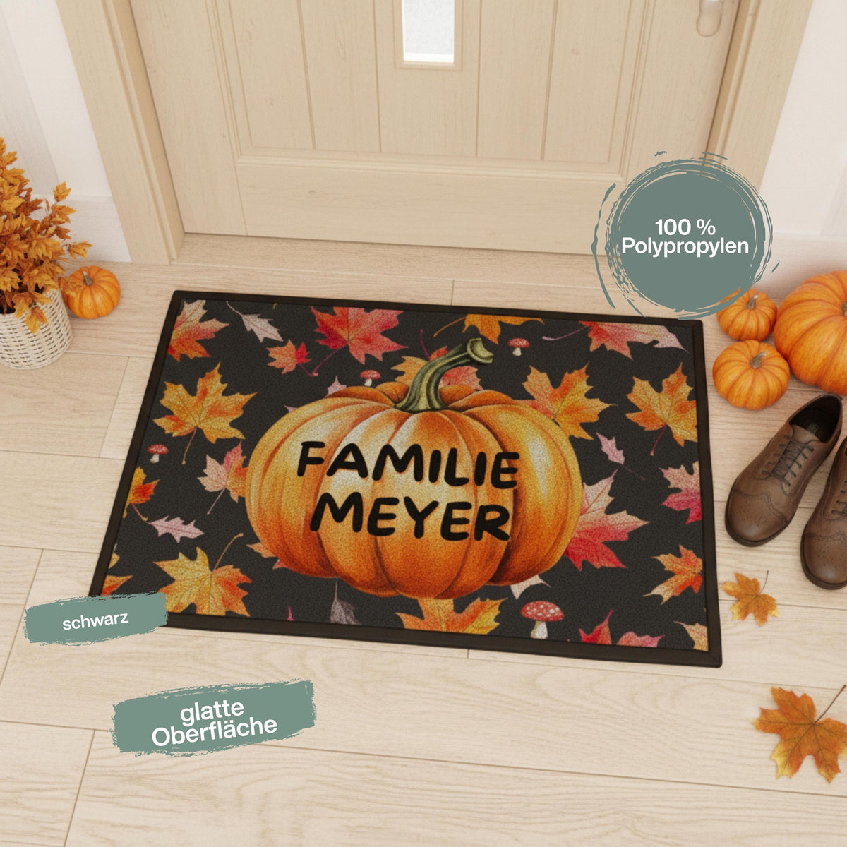 Personalisierte Herbst Fußmatte mit Namen für Haustür und Eingang, Kürbis Fußmatte mit buntem Herbstlaub als individuelle Herbstdeko. Bedruckte Fußmatte personalisiert für Familie und Paare, Geschenk zum Einzug, Geschenk fürs neue Haus und Herbst Geschenk für Kürbisfans. Personalisierte Fußmatte Familie in 3 Größen und 5 Farben mit rutschfestem Gummirand. Herbst Fußmatte, Kürbis Deko und personalisierte Eingangsmatte für die gemütliche Jahreszeit, Produktion und Versand aus Deutschland.