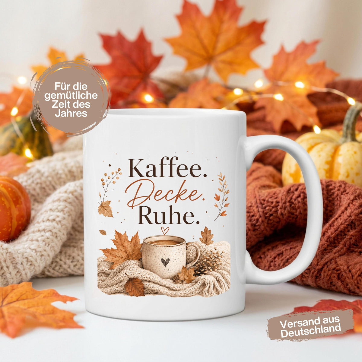 Herbst Tasse Kaffee Decke Ruhe als Geschenk für beste Freundin und Geschenk für Kaffeeliebhaber. Weiße Keramiktasse 330 ml mit gemütlichem Herbstmotiv, Kaffeetasse, Decke und Herbstblättern. Die Herbsttasse eignet sich als Me Time Geschenk, Selfcare Geschenk, Herbst Geschenk und Kaffeeliebhaber Geschenk. Keramiktasse für Cozy Season, Herbstzeit und gemütliche Kaffeemomente, spülmaschinenfest und ideal als Tasse mit Herbstmotiv, Herbst Kaffeebecher oder Geschenkidee für Kaffeeliebhaber.