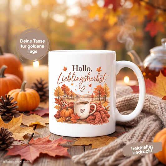 Herbst Tasse Hallo Lieblingsherbst als Geschenk für beste Freundin und Geschenk für Kaffeeliebhaber. Weiße Keramiktasse 330 ml mit Kürbis, Kaffee, Herbstblättern, Strickdecke und herbstlicher Landschaft. Kürbis Tasse und Herbsttasse als Kaffeeliebhaber Geschenk, Herbst Geschenk und gemütliche Tasse für Cozy Season. Kaffeetasse Herbst als Keramiktasse mit Herbstmotiv für Herbstzeit, Me Time, Kaffee- und Kürbisfans, produziert und versendet aus Deutschland.  Herbstgeschenke Cozy season