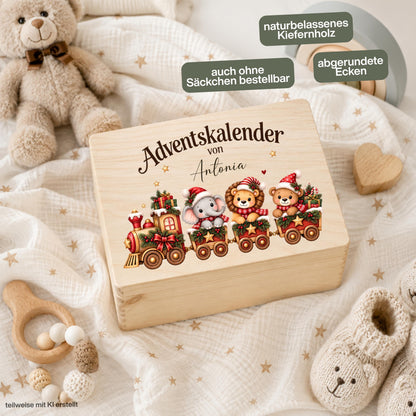 Personalisierter Adventskalender aus Holz für Kinder mit weihnachtlichem Tierzug aus Elefant, Löwe und Bär sowie Wunschnamen Charlotte. Die Adventskiste ist wahlweise einzeln oder als Adventskalender zum Befüllen mit 24 Jutesäckchen und Holzzahlen erhältlich. Wiederverwendbarer Adventskalender personalisiert mit Namen, Adventskalender Holz, Adventskalender Kiste, Adventskiste personalisiert und Weihnachtskalender für Kinder – eine persönliche Adventstradition für kleine Zug- und Tierfans. Aus Kiefernholz.