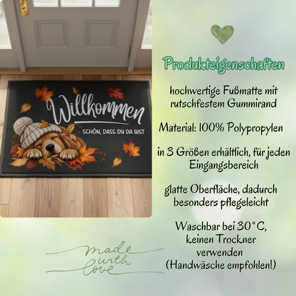 Herbst Fußmatte für Haustür und Eingang mit schlafendem Hund, Strickmütze und Spruch „Willkommen – Schön, dass du da bist“. Bedruckte Haustür Fußmatte mit buntem Herbstlaub in Orange, Rot und Gold als gemütliche Herbstdeko für den Eingangsbereich. Schmutzfangmatte aus 100 % Polypropylen mit rutschfestem Gummirand.Dekorative Eingangs Fußmatte und Willkommensmatte für Hundefreunde, passend als Fußmatte Herbst, Haustürmatte, Fußmatte Willkommen und Geschenk für Hundebesitzer oder zum Einzug.
