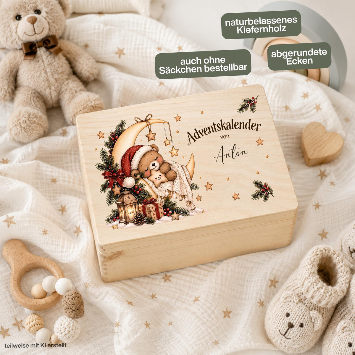 Adventskiste personalisiert mit Namen und schlafendem Teddy als wiederverwendbarer Adventskalender für Kinder. Der Adventskalender aus Holz kann als einzelne personalisierte Holzkiste oder als komplettes Set mit 24 Jutebeuteln und 24 Holzzahlen bestellt werden. Adventskalender Holz, Adventskalender Kiste, Adventskalender zum Befüllen, Weihnachtskalender mit Namen und Teddy Adventskalender für Babys und Kinder – eine liebevolle Weihnachtstradition mit 24 individuellen Überraschungen. Aus Kiefernholz.