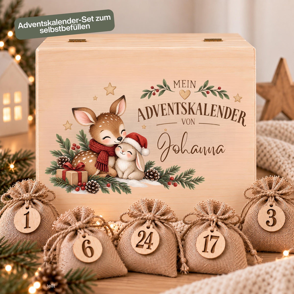 Adventskalender zum Befüllen für Kinder als personalisierte Holzkiste mit Reh, Hase und Wunschnamen. Das komplette Adventskalender-Set besteht aus einer Adventskiste aus Holz sowie 24 Jutesäckchen und 24 Holzzahlen von 1 bis 24 zum Selbstbefüllen. Personalisierter Adventskalender, Adventskalender Beutel, Adventskalender Box, Adventskiste Kinder und Weihnachtskalender mit Namen als wiederverwendbare Weihnachtsdeko für eine gemütliche Adventszeit und 24 individuell ausgewählte Überraschungen. Aus Kiefernholz.