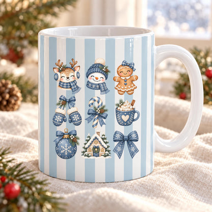 Weihnachtstasse mit winterlichen Wintermotiven zeigt diese Keramiktasse Weihnachten in vier Farben. Diese Kaffeetasse Weihnachten sorgt mit ihrem Design für Adventsstimmung und eignet sich als Wichtelgeschenk-Tasse, Weihnachtsgeschenk-Tasse oder Weihnachtsbecher Geschenk für alle, die Weihnachten lieben. Als Winter Tasse Geschenk oder Winterkaffeetasse begleitet sie dich durch die ganze Weihnachten-und-Winter-Zeit, egal ob als Geschenk für dich selbst oder für liebe Menschen in deinem Leben.