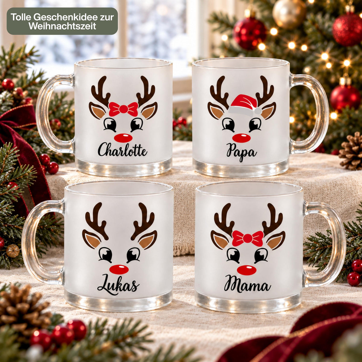 Personalisierte Glühweintasse mit Namen zeigt diese transparente, satinierte Glastasse mit einem niedlichen Rentier-Motiv. Diese Tasse personalisiert ist in drei Varianten erhältlich: Rentier schlicht, Rentier mit Mütze oder Rentier mit Schleife, und wird mit dem Wunschnamen bedruckt. Diese Tassen mit Namen eignen sich als Weihnachtsgeschenk-Tasse für Mama, Papa oder die ganze Familie und machen aus jeder Glühweintasse ein persönliches Unikat für die Adventszeit.