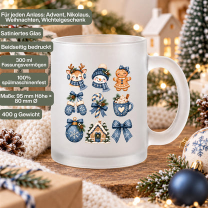 Diese Weihnachtstasse mit Weihnachtsmotiven ist die ideale Kaffeetasse Weihnachten für die Adventszeit. Als Weihnachtsbecher aus satiniertem Glas, beidseitig bedruckt mit 300 ml Fassungsvermögen, eignet sich diese Winter Tasse perfekt als Weihnachtsgeschenk oder Wichtelgeschenk. Ob als Nikolaus Tasse, Mitbringsel oder Teil eines Weihnachtstassen Sets fürs ganze Team – eine schöne Geschenkidee für Kaffee, Tee, Kakao oder Glühwein. Glühweintasse, Weihnachtstasse, Weihnachtsbecher