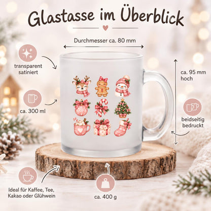 Diese Weihnachtstasse mit Weihnachtsmotiven in Rosa ist ein zauberhafter Weihnachtsbecher für die Adventszeit. Aus satiniertem Glas, beidseitig bedruckt mit 300 ml Fassungsvermögen, eignet sich diese Winter Tasse perfekt als Weihnachtsgeschenk oder Wichtelgeschenk. Ob als Nikolaus Tasse oder kleines Mitbringsel – eine schöne Kaffeetasse Weihnachten für Kaffee, Tee, Kakao oder Glühwein.
