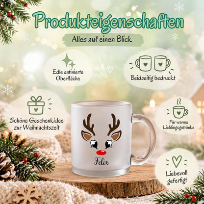 Personalisierte Glühweintasse mit Namen zeigt diese transparente, satinierte Glastasse mit einem niedlichen Rentier-Motiv. Diese Tasse personalisiert ist in drei Varianten erhältlich: Rentier schlicht, Rentier mit Mütze oder Rentier mit Schleife, und wird mit dem Wunschnamen bedruckt. Diese Tassen mit Namen eignen sich als Weihnachtsgeschenk-Tasse für Mama, Papa oder die ganze Familie und machen aus jeder Glühweintasse ein persönliches Unikat für die Adventszeit.Glühweintasse als Weihnachtstasse