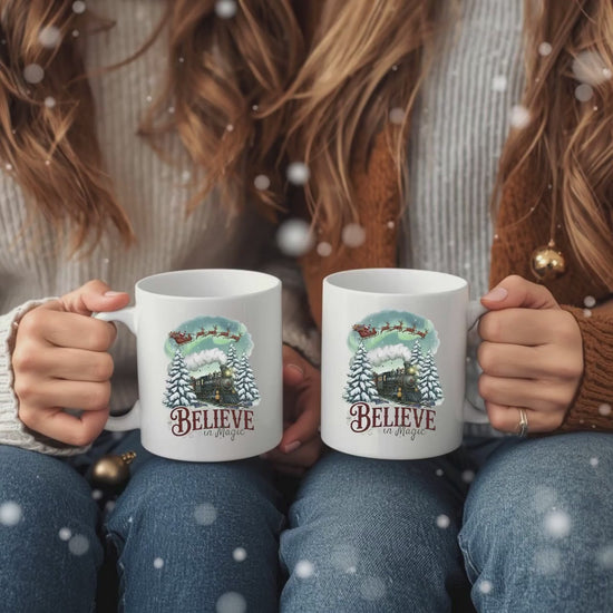 Weihnachtstasse Believe in Magic | Weihnachtsgeschenk Familie Freundin Mama | Keramiktasse Weihnachten Kaffee | Wichtelgeschenk Tasse Winter