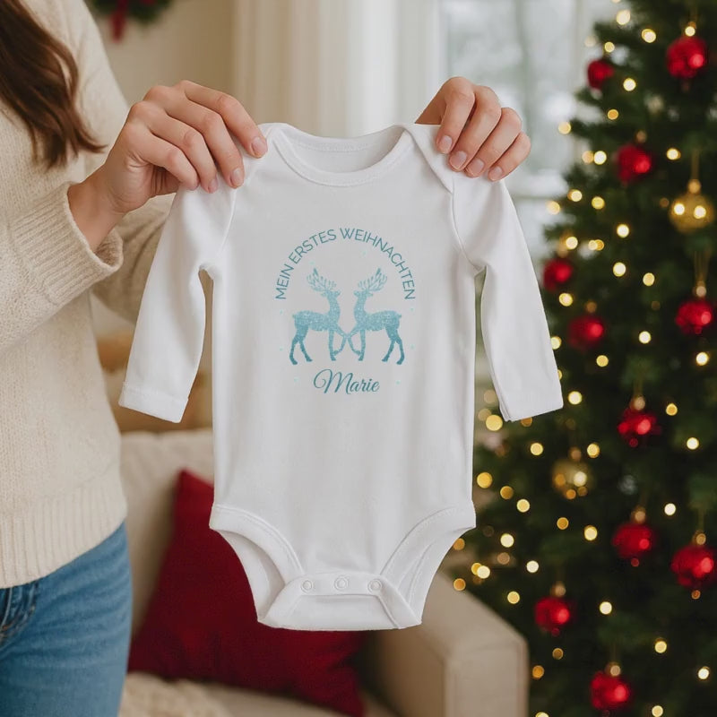 Mein erstes Weihnachten Babybody mit Rentier | Babybody personalisiert mit Namen | Weihnachtsgeschenk Baby Junge Mädchen 2026 Bio Baumwolle